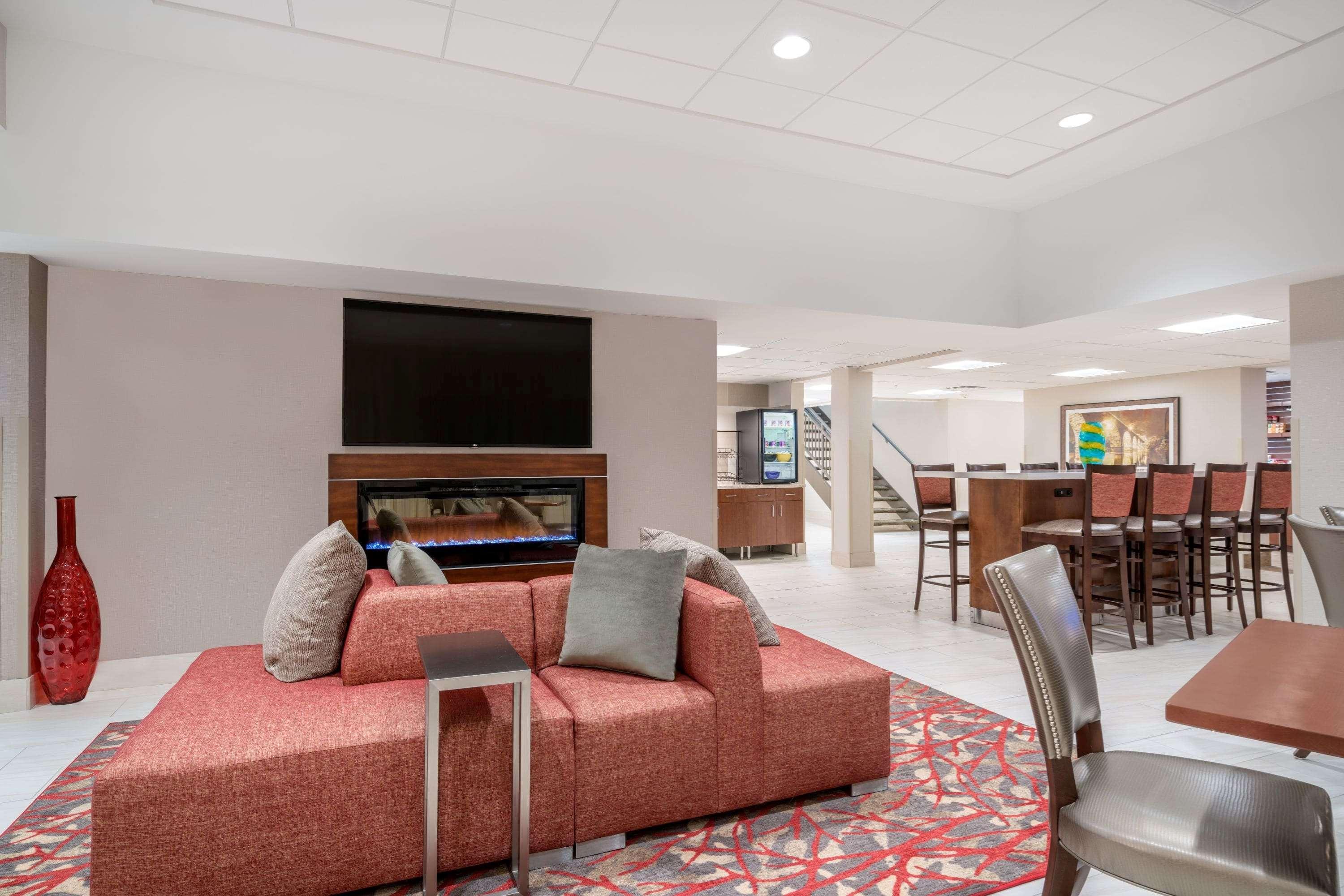 Ramada By Wyndham Minneapolis Golden Valley Bagian luar foto