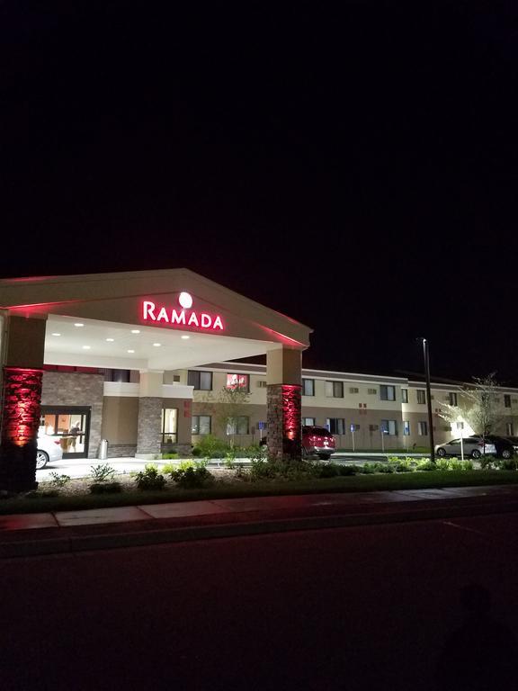 Ramada By Wyndham Minneapolis Golden Valley Bagian luar foto